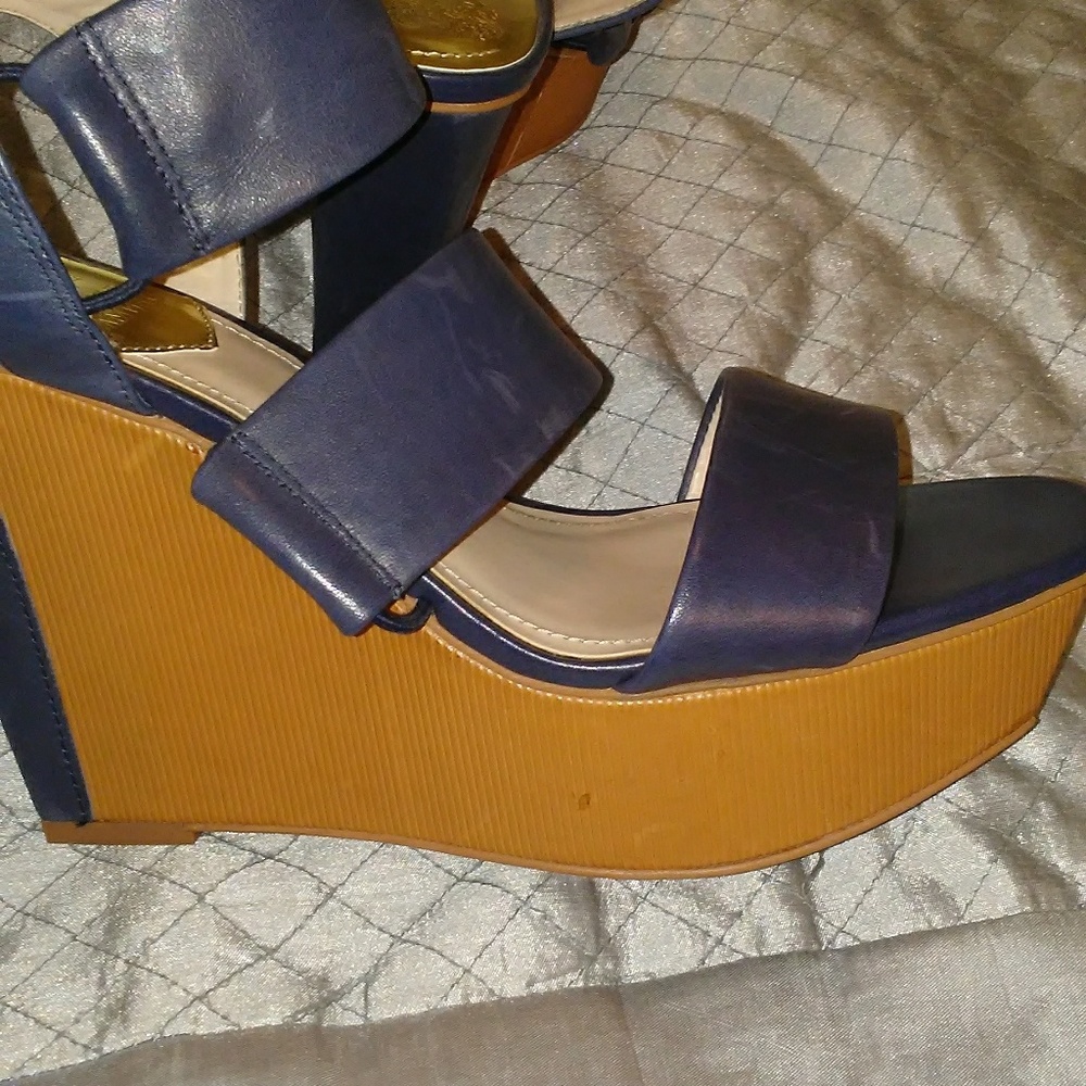 Shoes - Picture 6 of 7